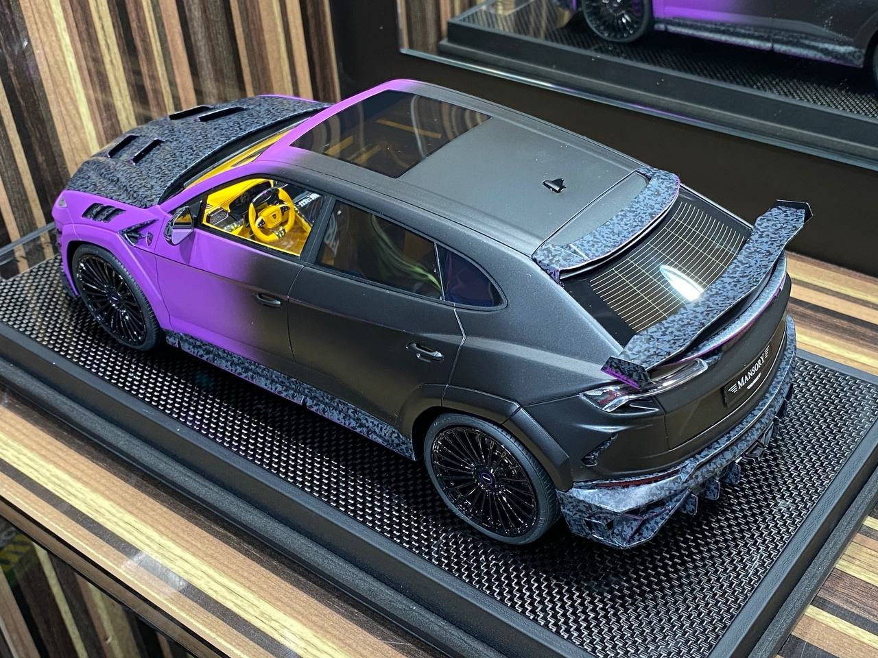 1_18 Resin Lamborghini MANSORY Urus Venatus Black & Purple by Timothy&
