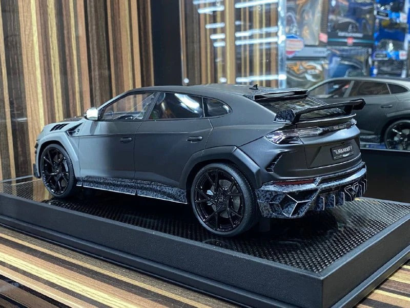 1_18 Resin Lamborghini Urus Venatus Black & Grey by MANSORY