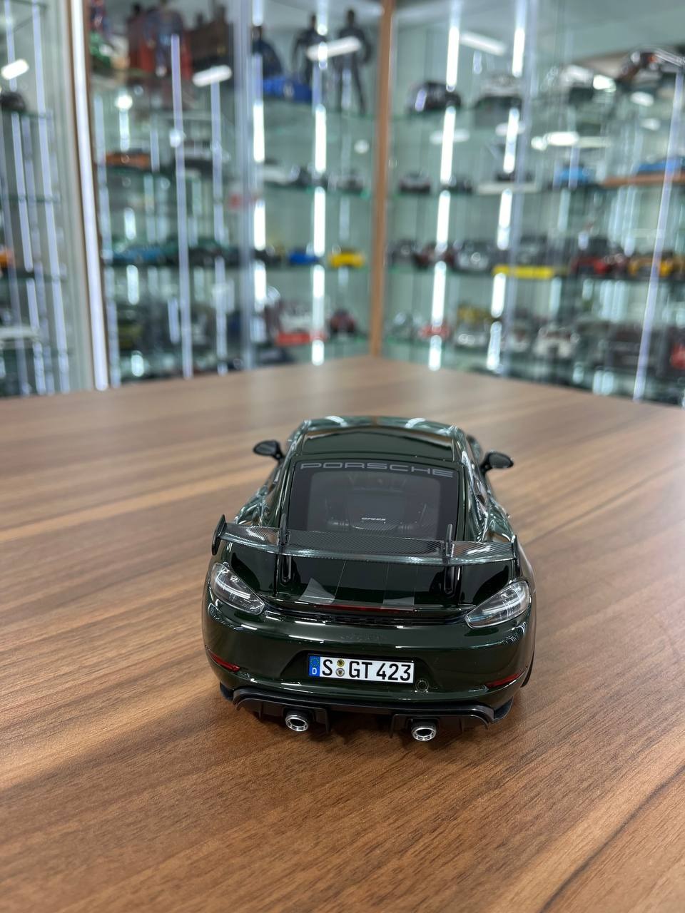 1_18 Diecast Porsche 718 Cayman GT4 RS Weissach Brewster Green _ Norev