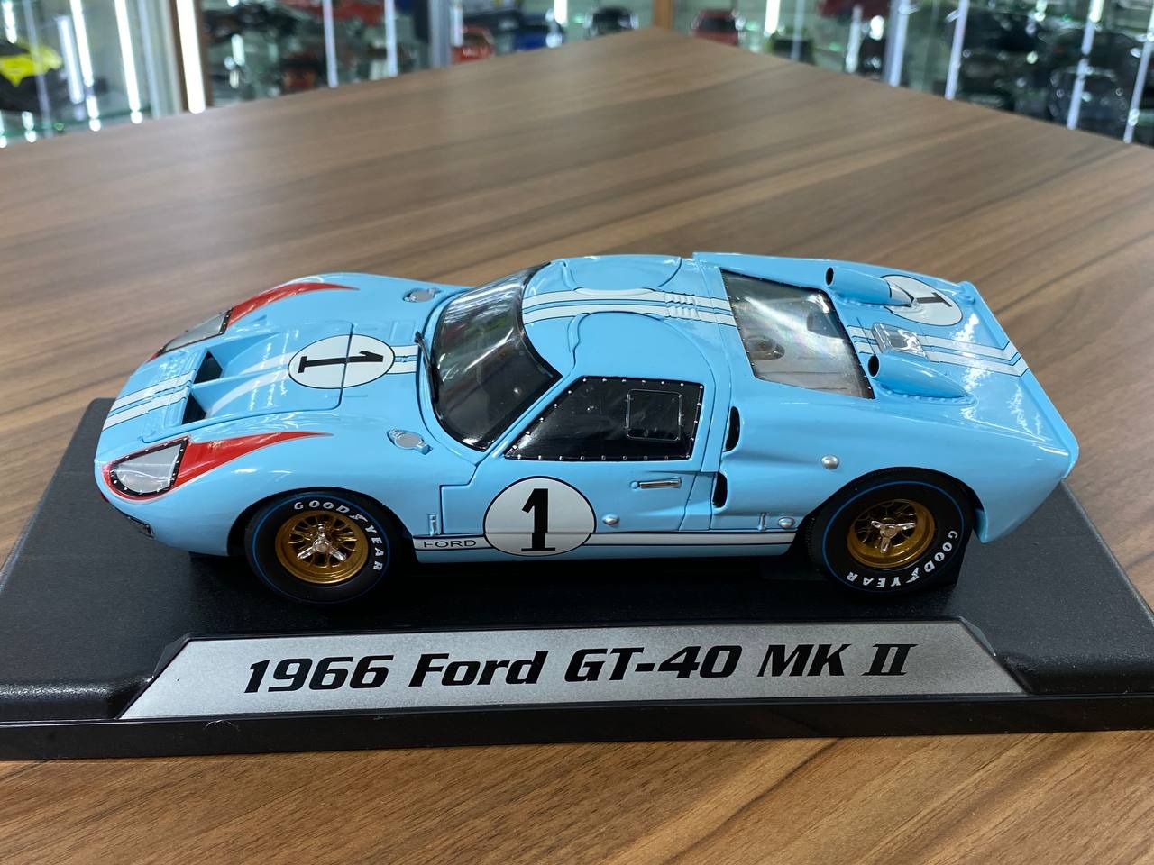 1_18 Metal Diecast Shelby Collectibles Ford GT 40 MKII Gulf #1 1966 Gu