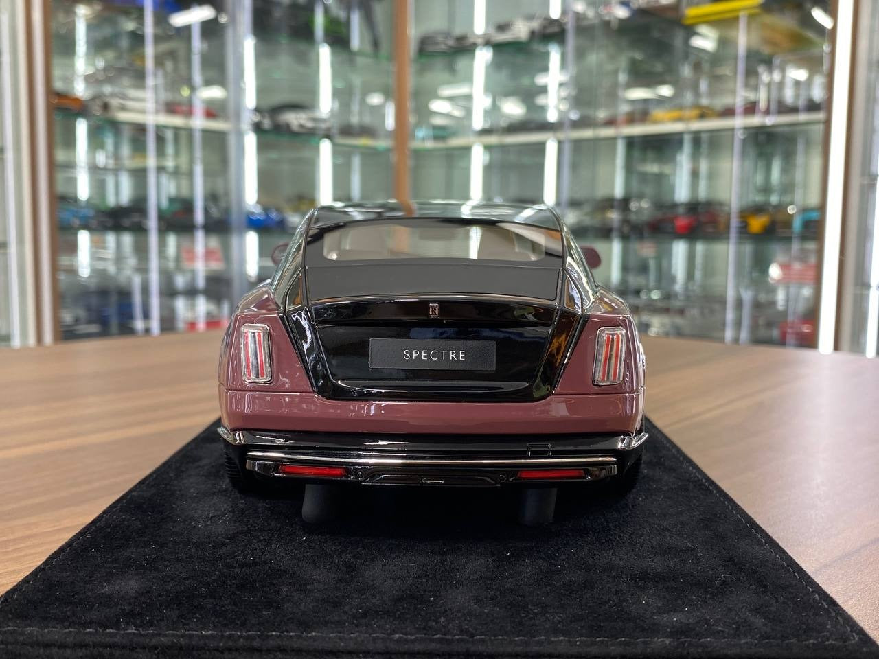 1_18 DF Model Rolls Royce Spectre Morganite Pink_Black Limited Edition