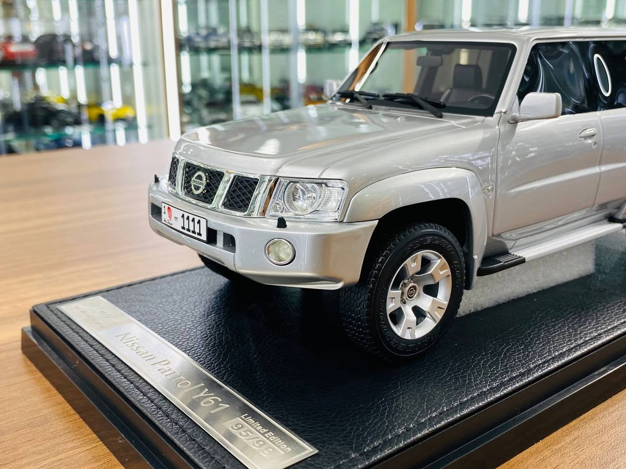 1_18 Nissan Patrol Safari Y61 by Ivy Model _Silver, Limited Edition