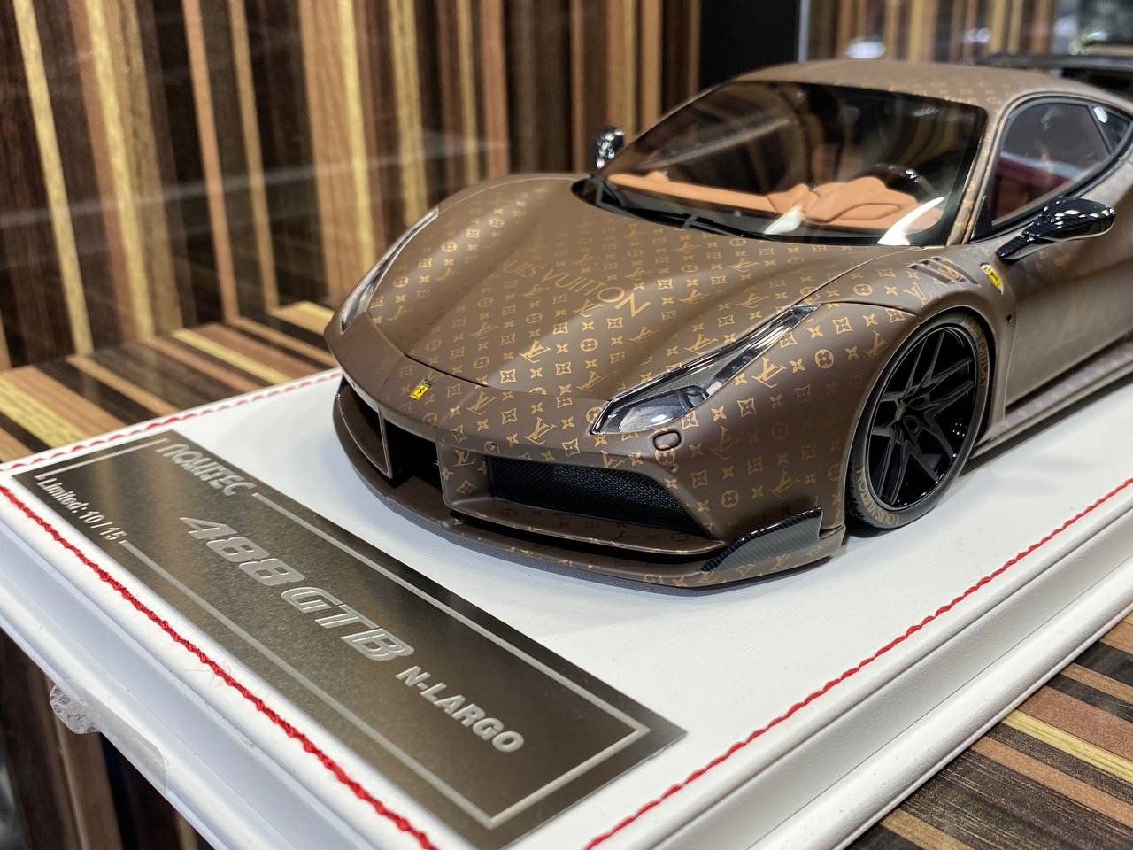 Davis & Giovanni Ferrari 488 GTB N-Largo - 1_18 Resin Model, Matt Brow