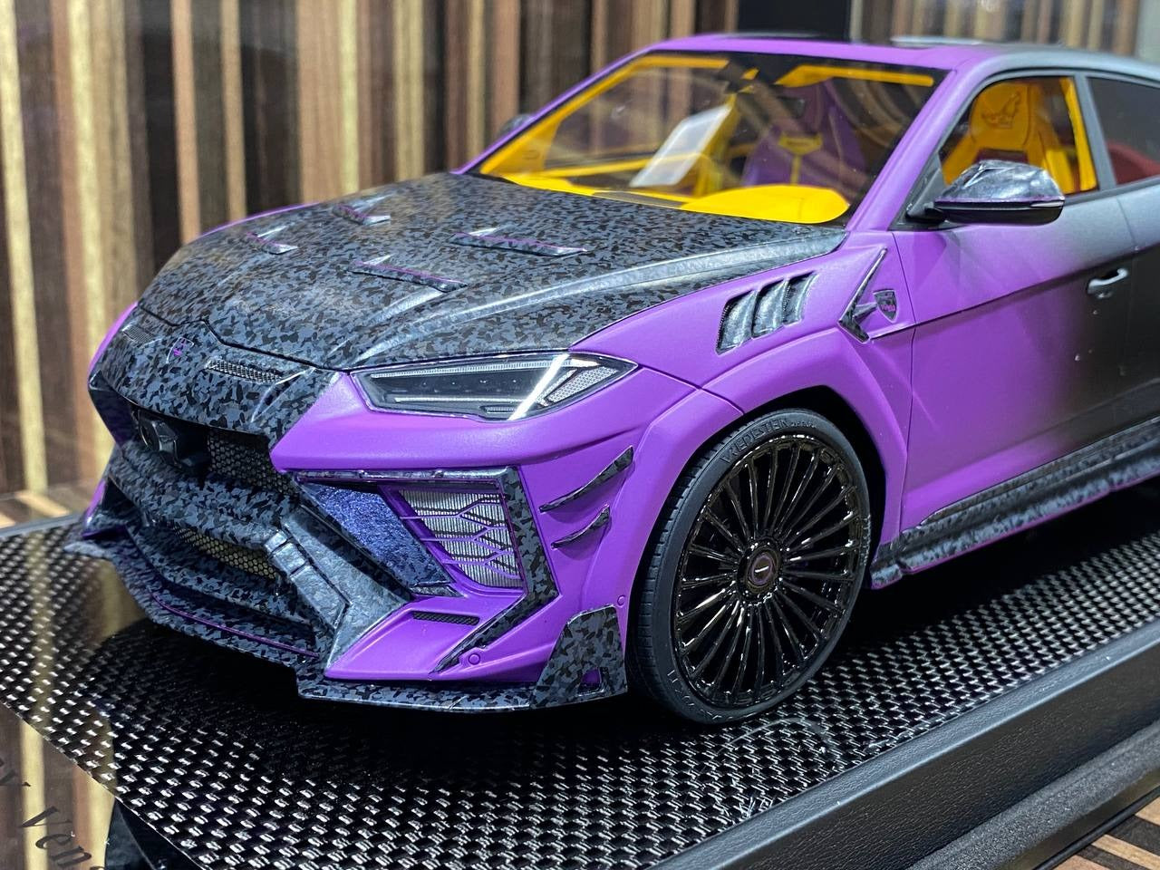 1_18 Resin Lamborghini MANSORY Urus Venatus Black & Purple by Timothy&