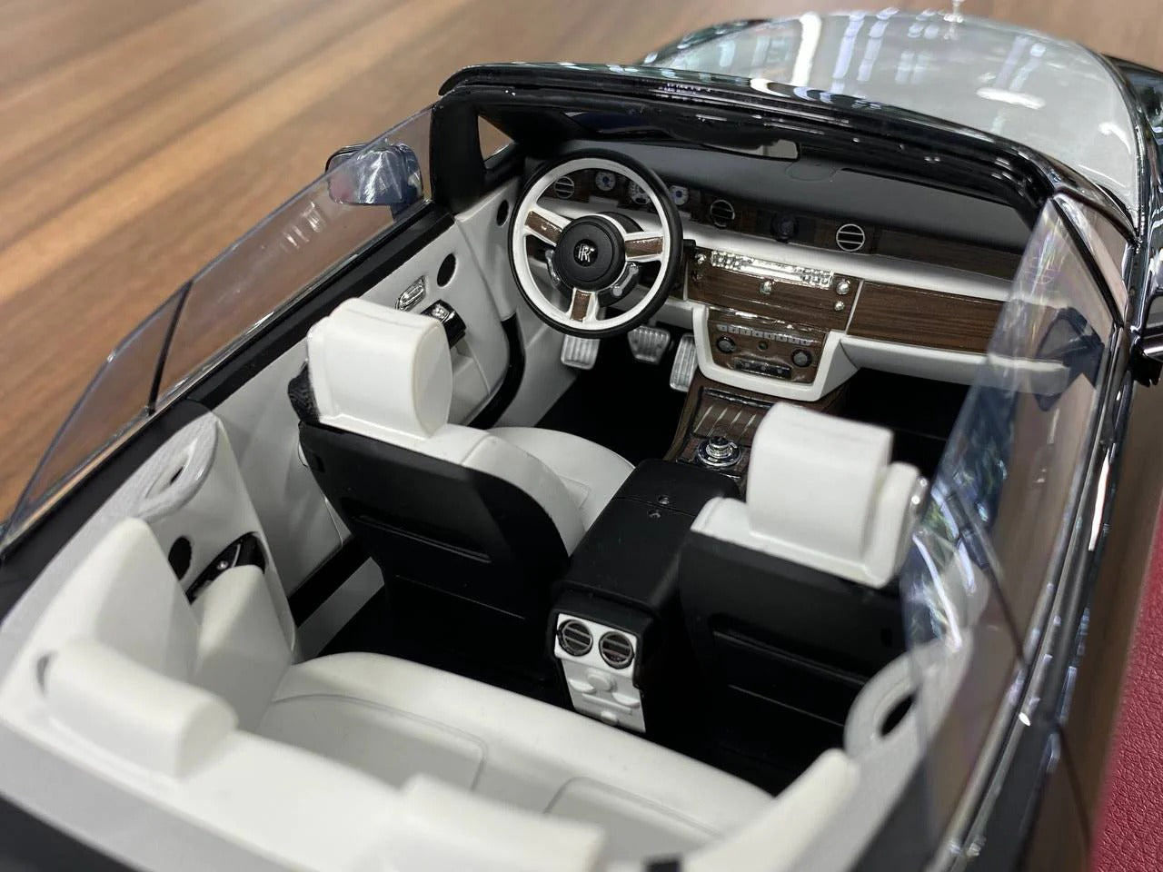 1_18 SC Models Rolls Royce Boat Tail Black_Silver _ Ltd.Edn. 66 pcs