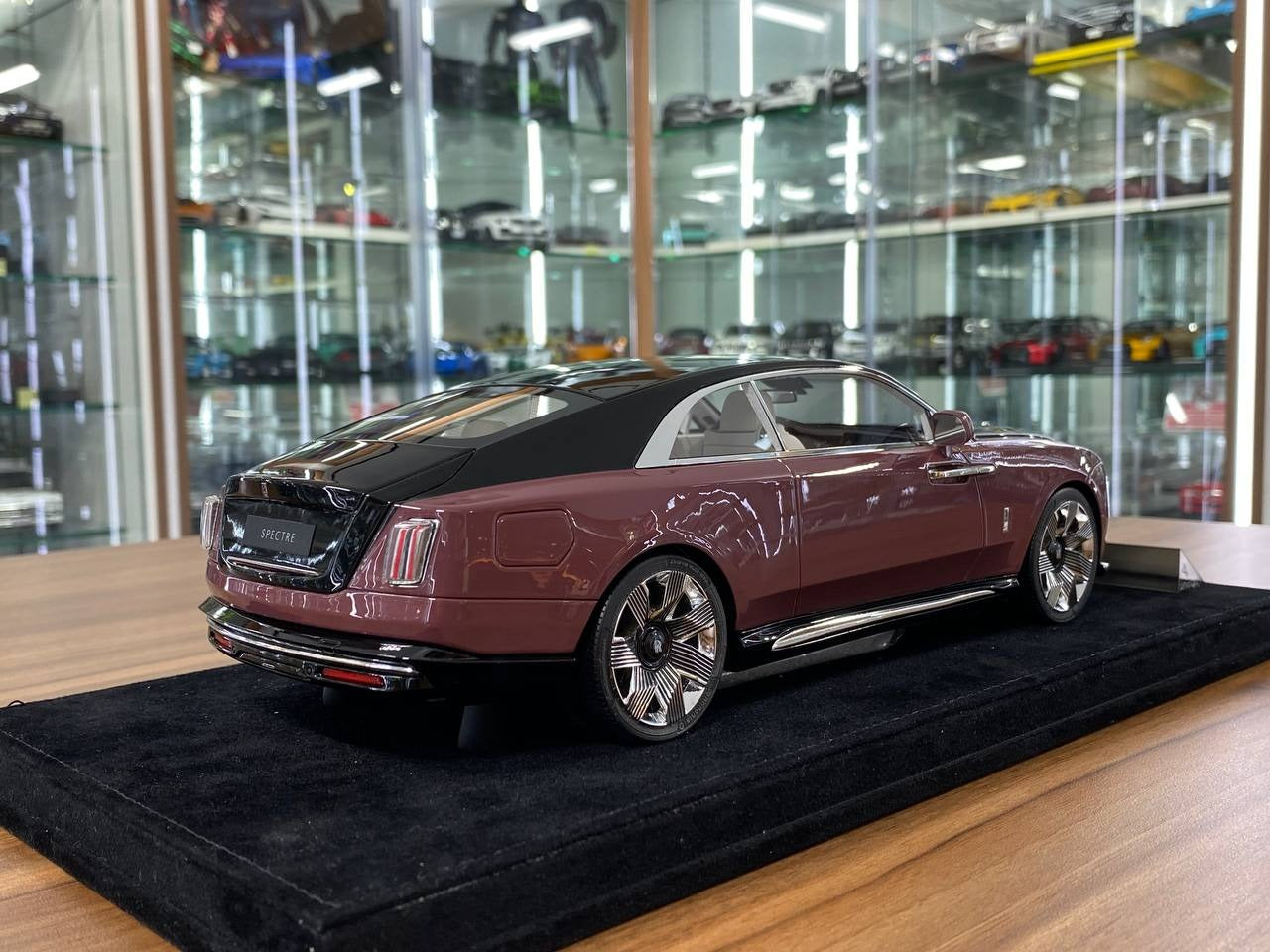 1_18 DF Model Rolls Royce Spectre Morganite Pink_Black Limited Edition