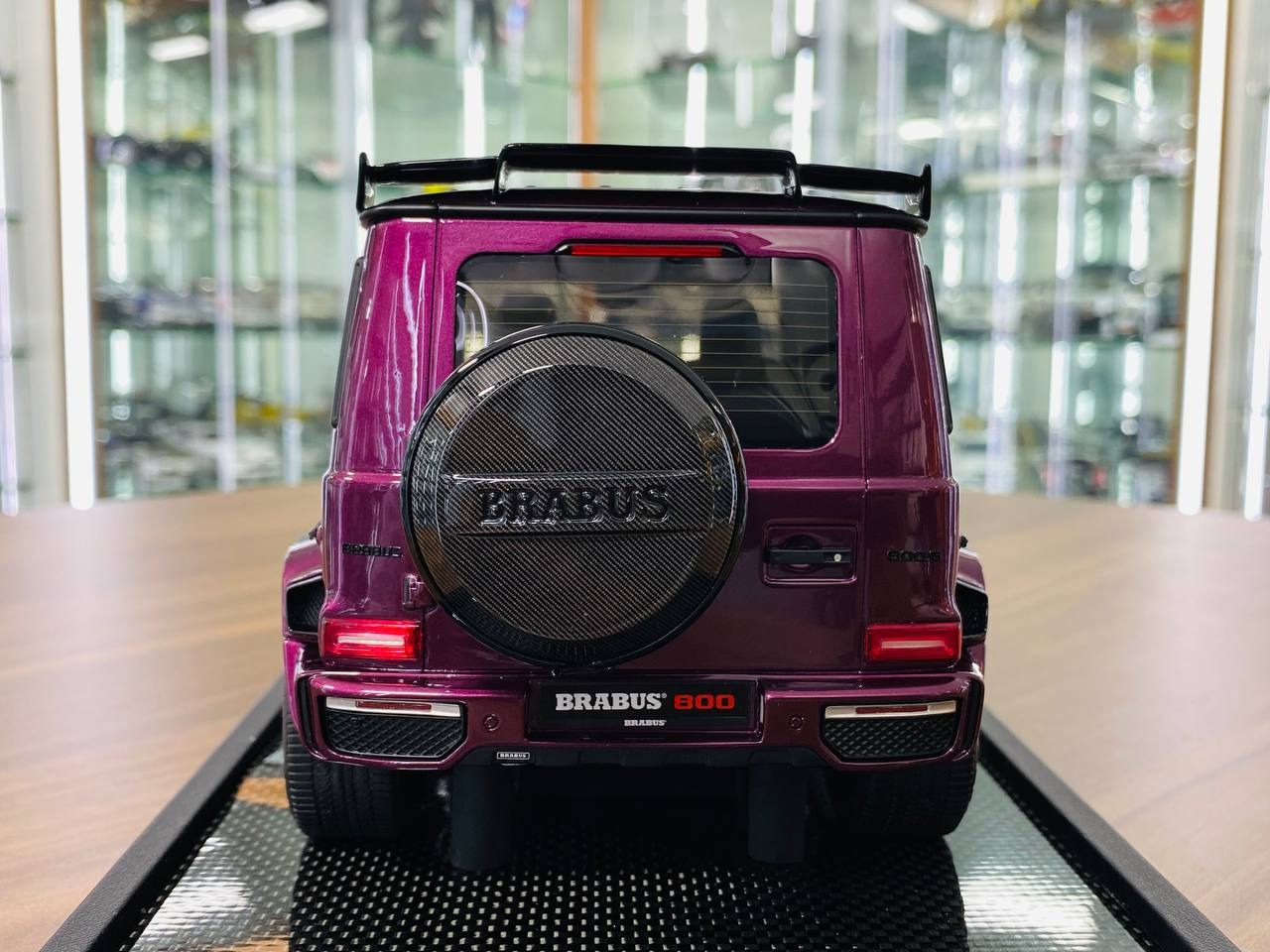 1_18 Resin Mercedes-Benz Brabus G800 G-Class W463 2019 Purple - MotorH