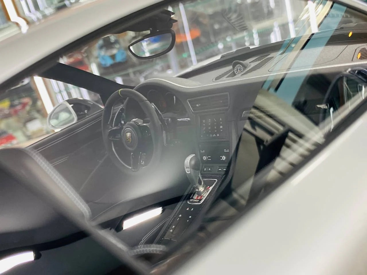 1_8 Resin Dino Models Porsche 911 GT2 RS - GT Silver