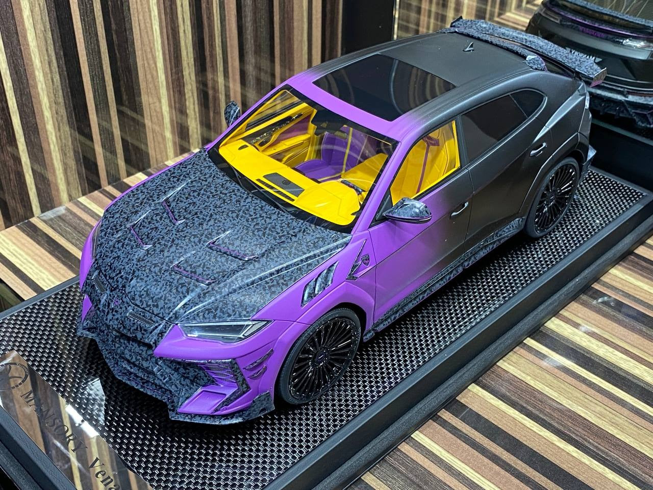 1_18 Resin Lamborghini MANSORY Urus Venatus Black & Purple by Timothy&