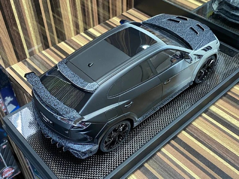 1_18 Resin Lamborghini Urus Venatus Black & Grey by MANSORY