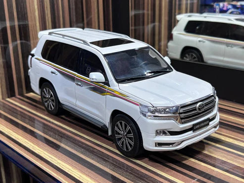 Diecast Toyota Land Cruiser 200 White Miniature Car by KengFai