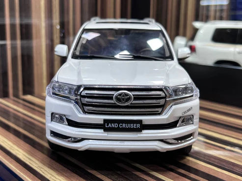 Diecast Toyota Land Cruiser 200 White Miniature Car by KengFai