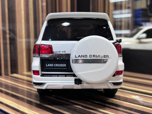 Diecast Toyota Land Cruiser 200 White Miniature Car by KengFai