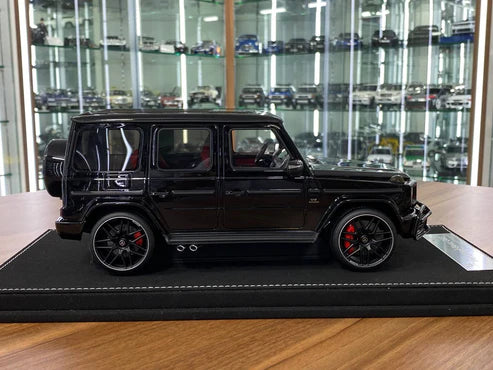 18 Resin Model - Mercedes-Benz AMG G63 with Removable Grill (Black/Red Interior) by Vehicle Art