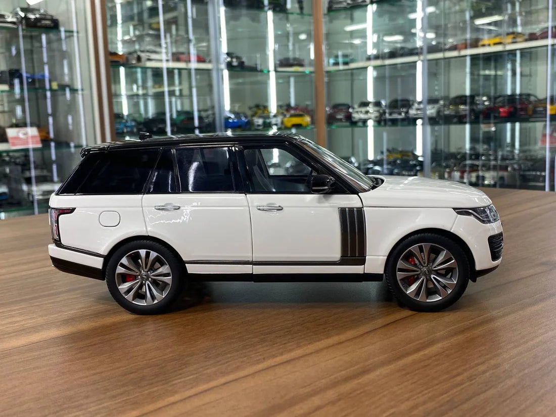 1/18 Land Rover Range Rover SV Autobiography Dynamic 2017 White LCD-Model