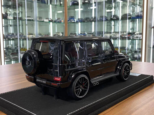 18 Resin Model - Mercedes-Benz AMG G63 with Removable Grill (Black/Red Interior) by Vehicle Art