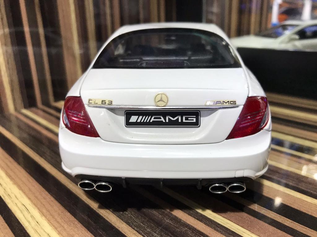 1/18 Diecast Mercedes-Benz CL63 AMG White AUTOart Scale Model Car
SKU:FCDT638