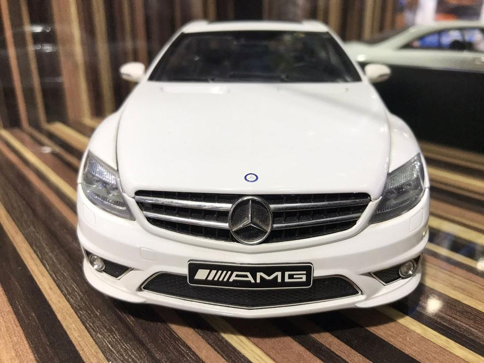 1/18 Diecast Mercedes-Benz CL63 AMG White AUTOart Scale Model Car
SKU:FCDT638